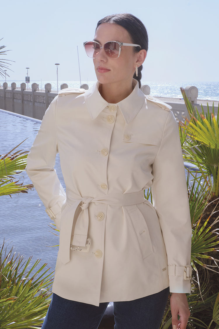 TRENCH CORTO