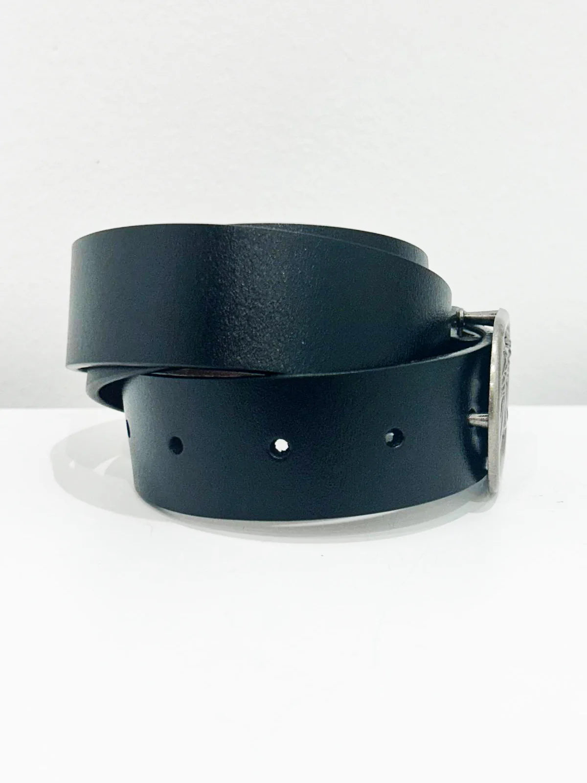 GÜRTEL SCHWARZ HIBISKUS CHAMÄLEONARTIG