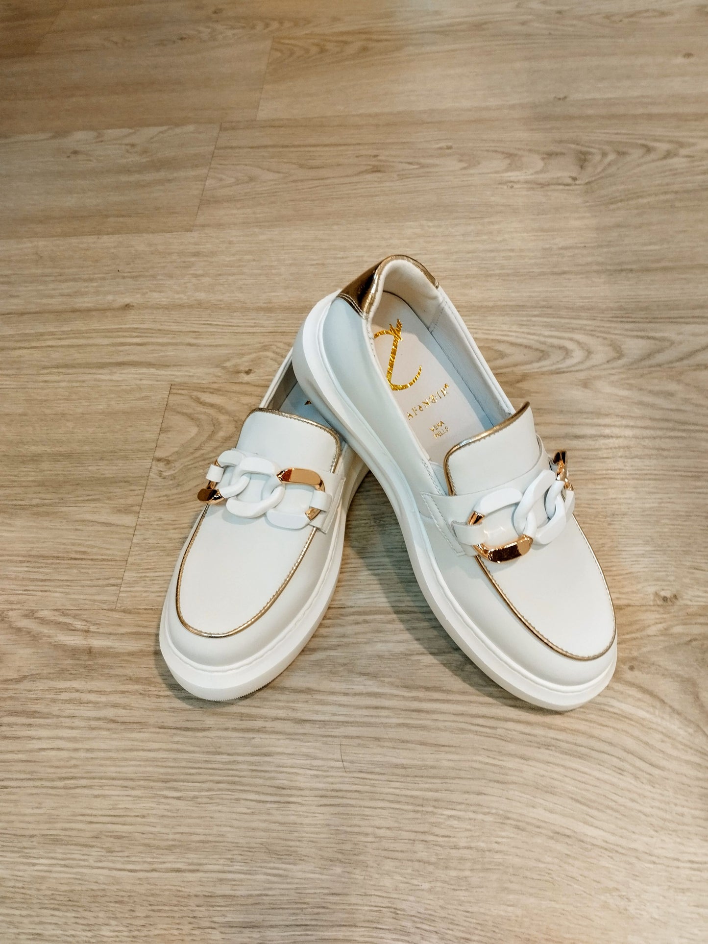 CHAUSSURES PLATINE