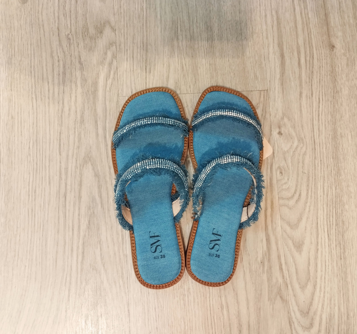 Sandalen mit Fransen