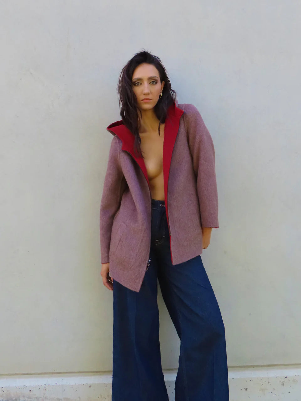 MANTEAU RÉVERSIBLE AVEC CAPUCHE ROUGE ET MOKA