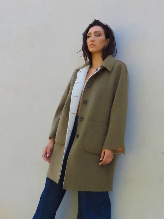 REVERSIBLE COAT OLIVE AND WHITE