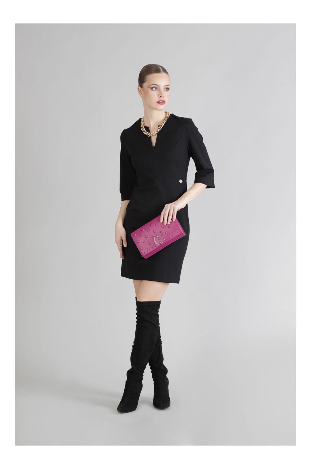 CLUTCH BAG WITH HIGH FREQUENCY DECORATION