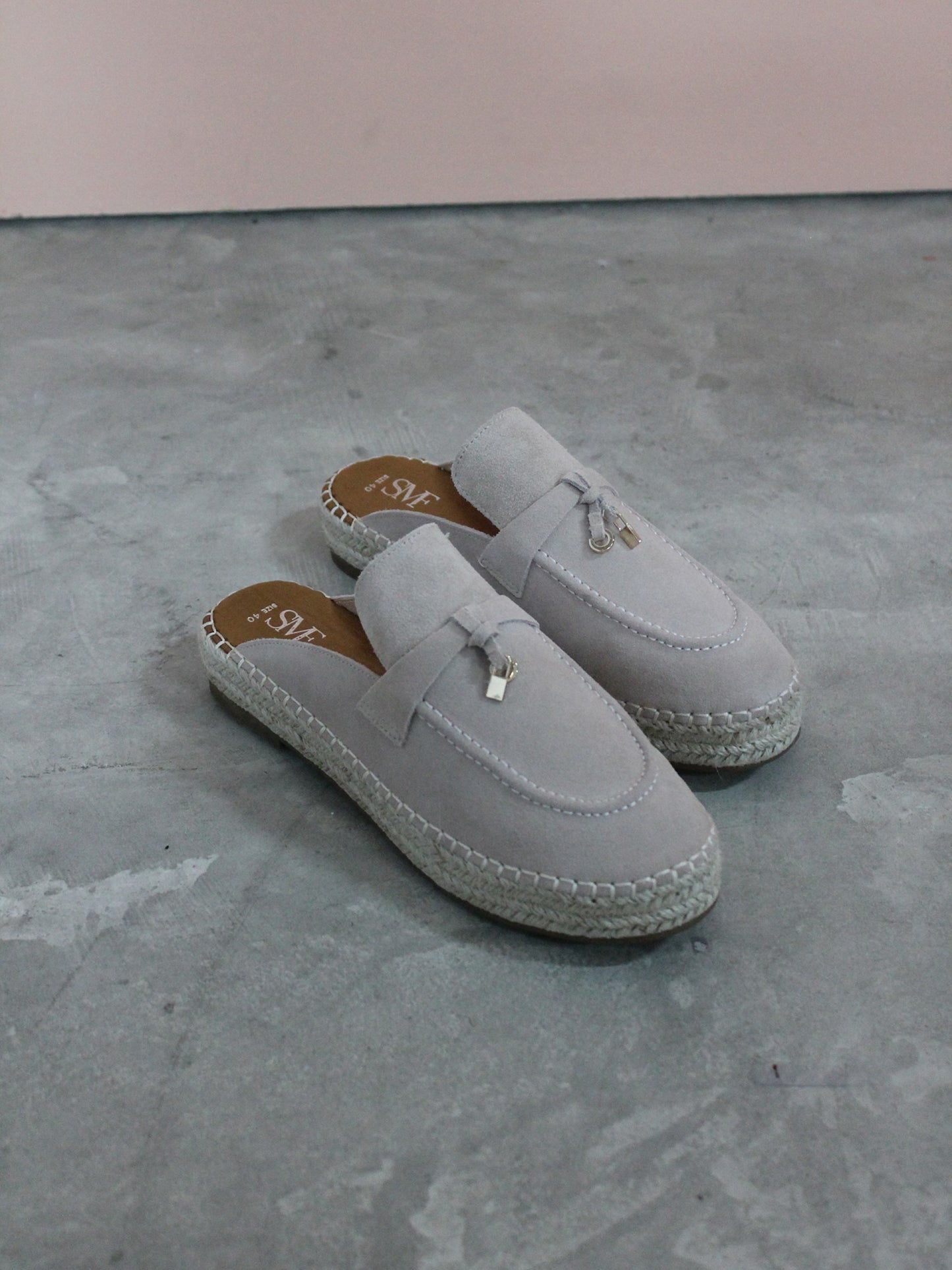 SNEAKER AUS WILDLEDER