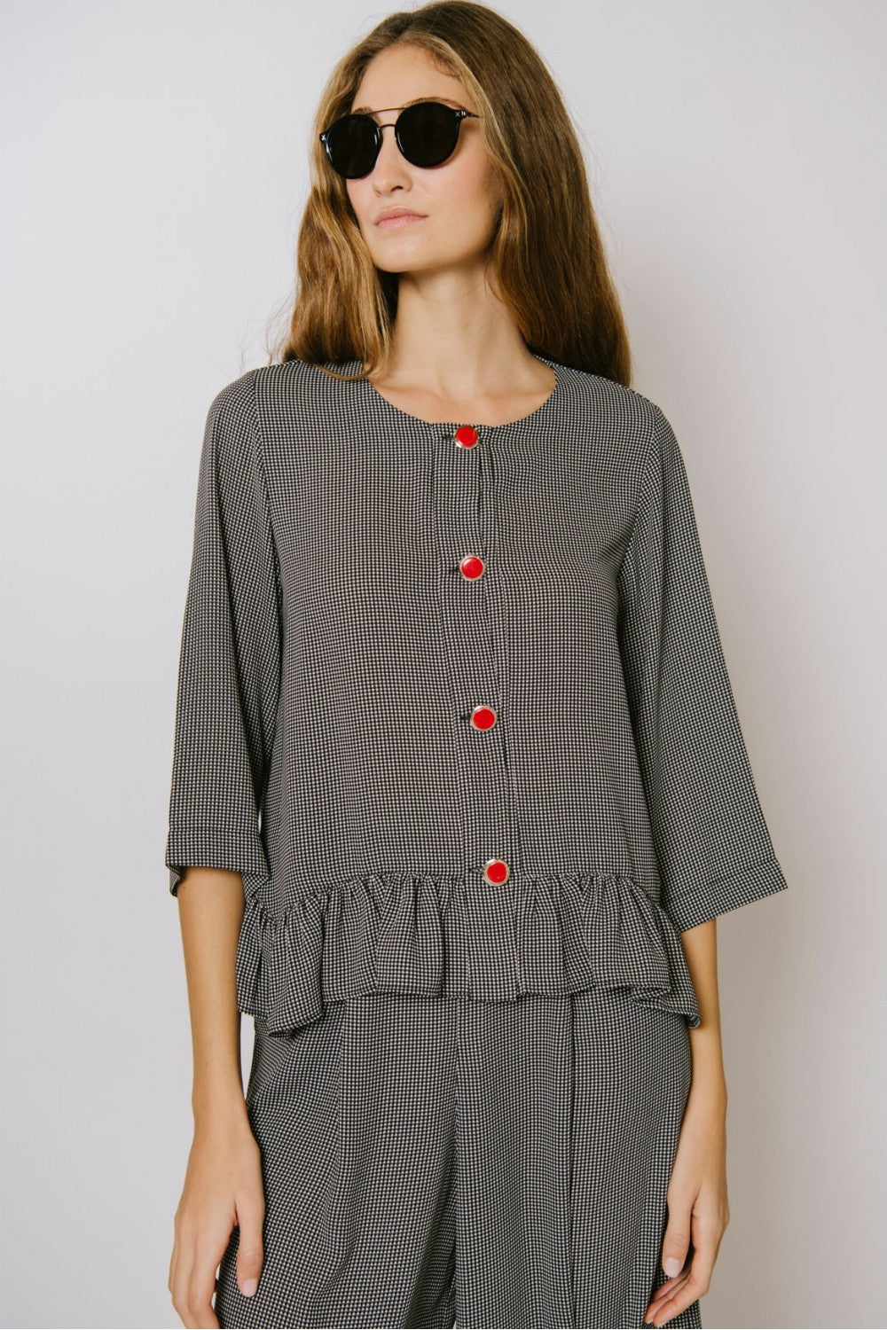 Chaqueta vichy con volante - Plano medio