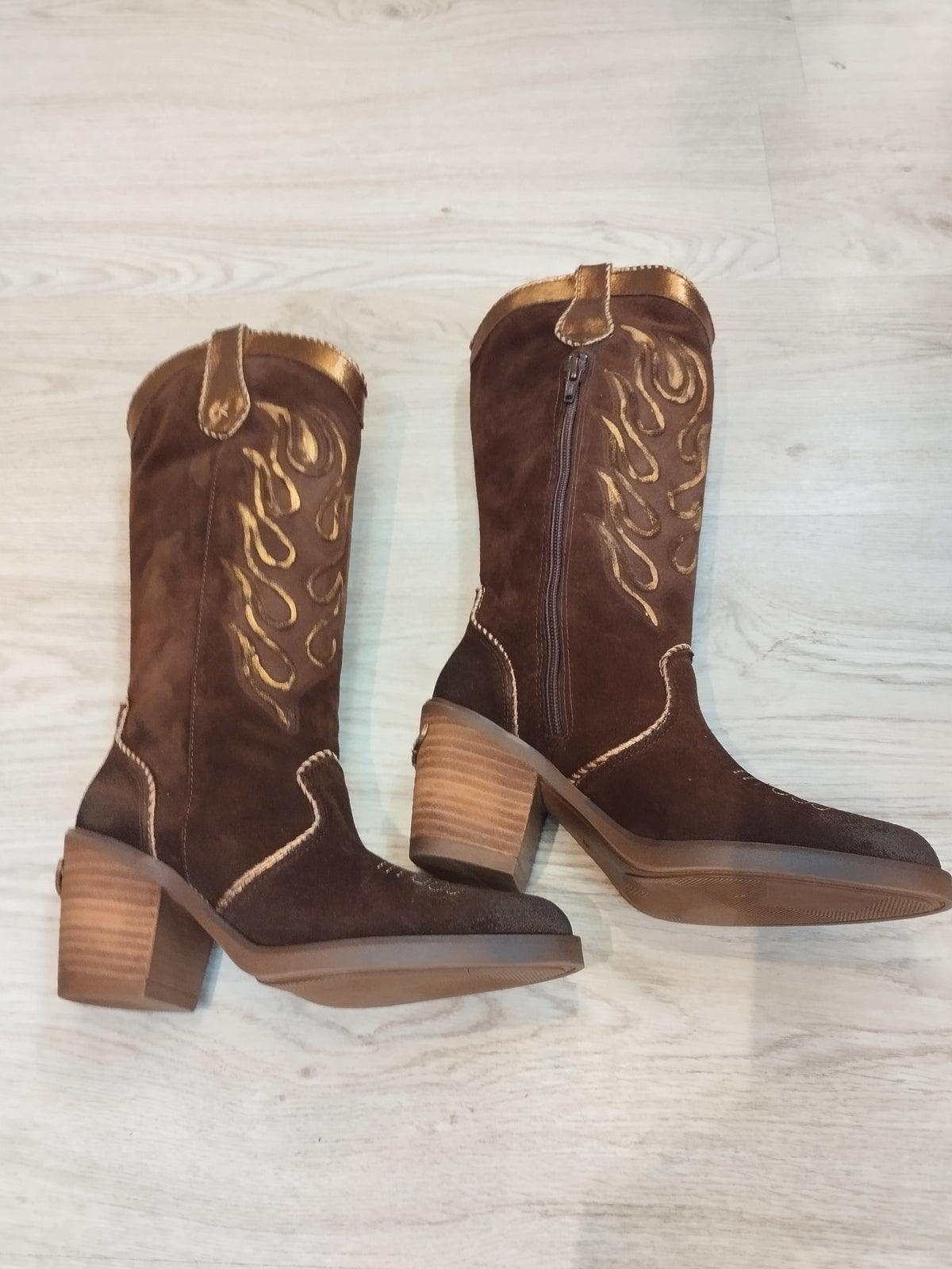 BOTAS BRONCE