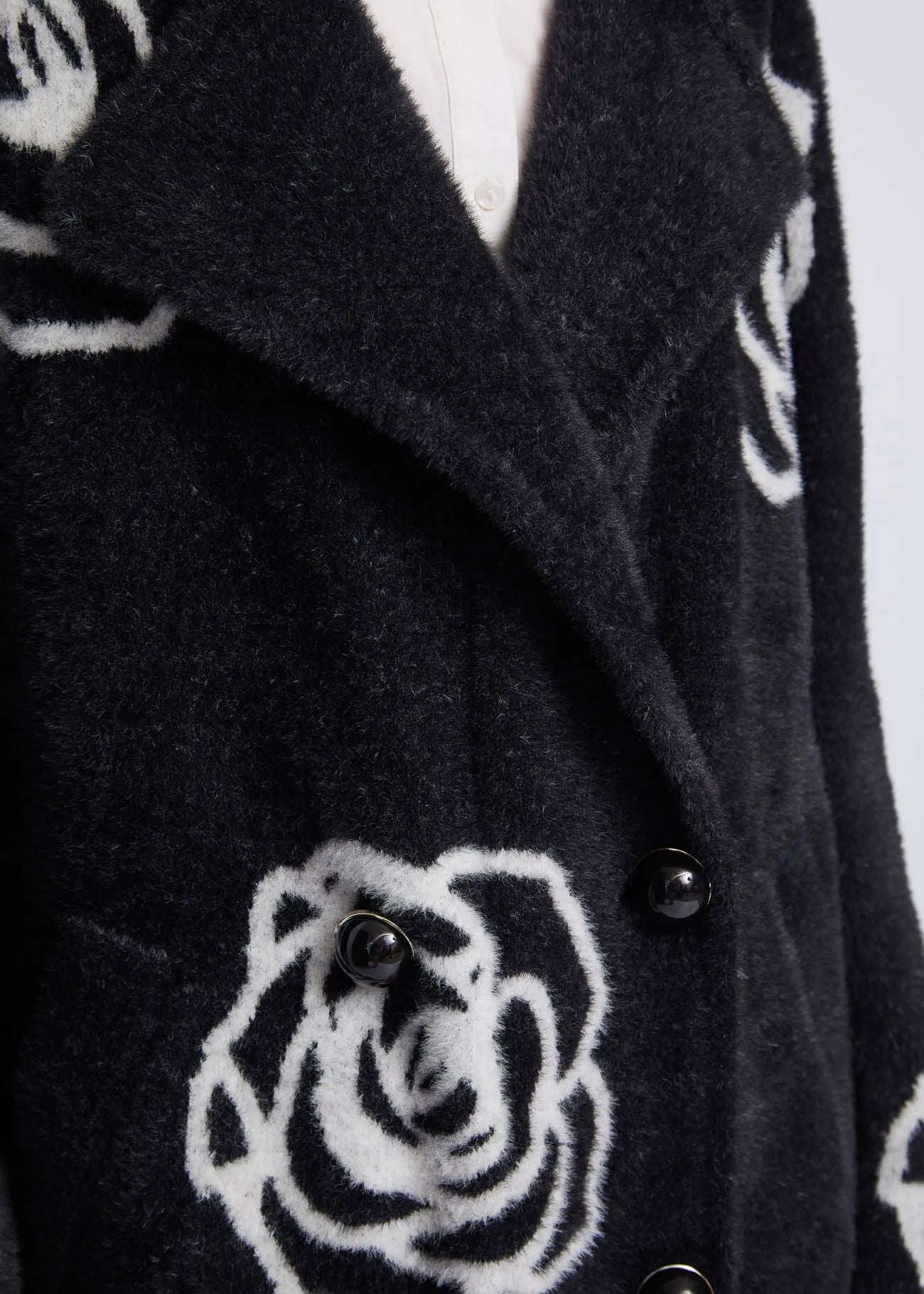 ROSES COAT