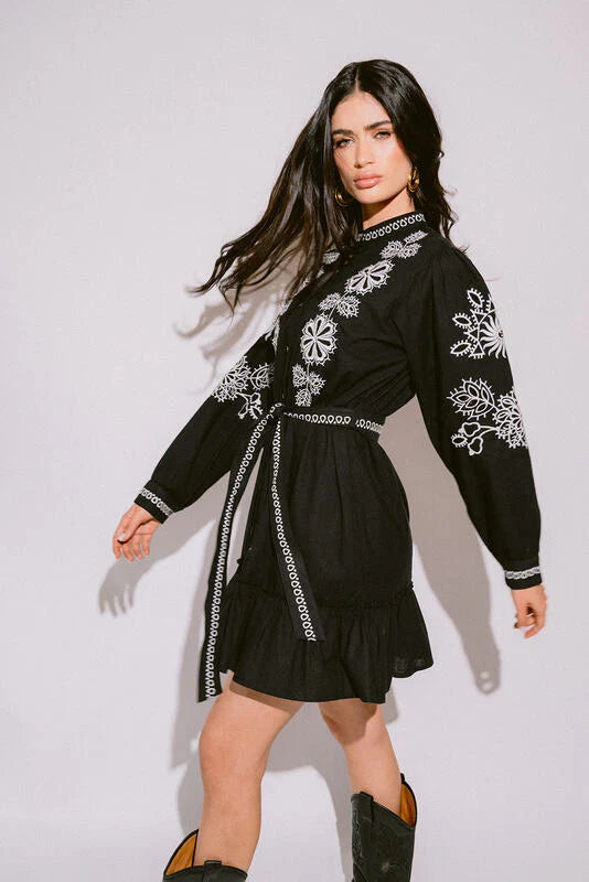 VESTIDO BORDADO
