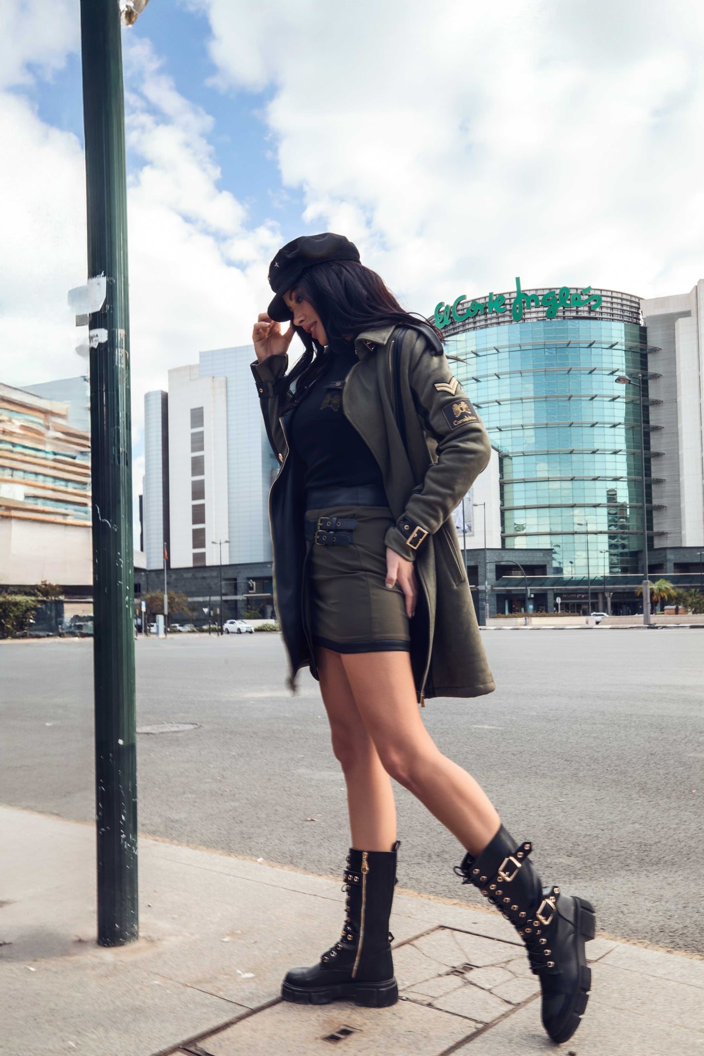 ABRIGO OLIVO CAMALEÓNICA