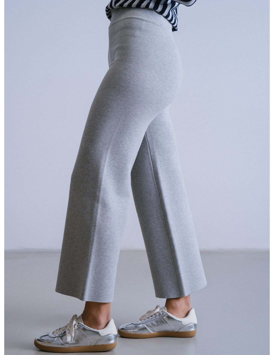 GRAY PANTS