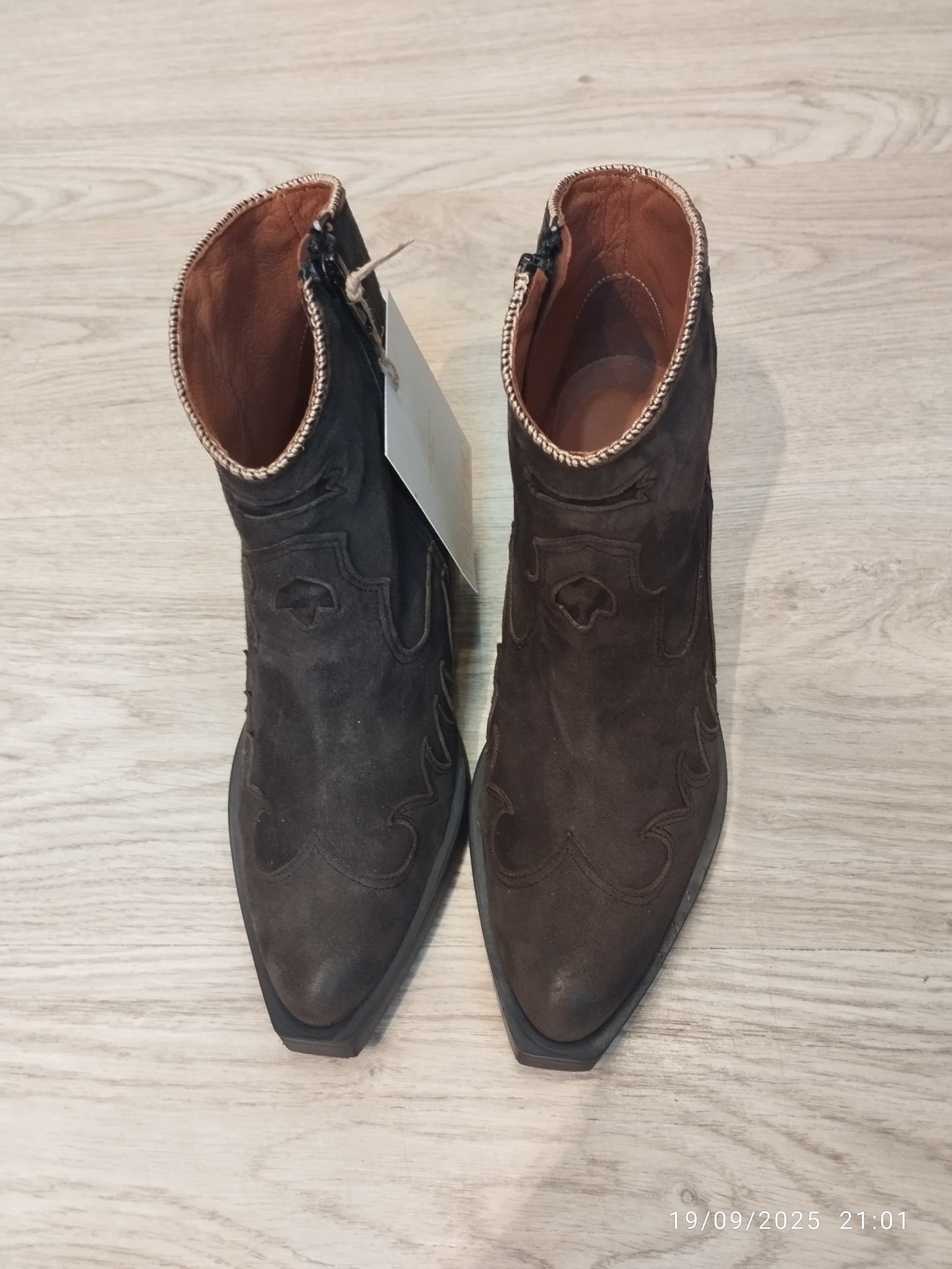 BROWN WESTERN ANKLE BOOTS