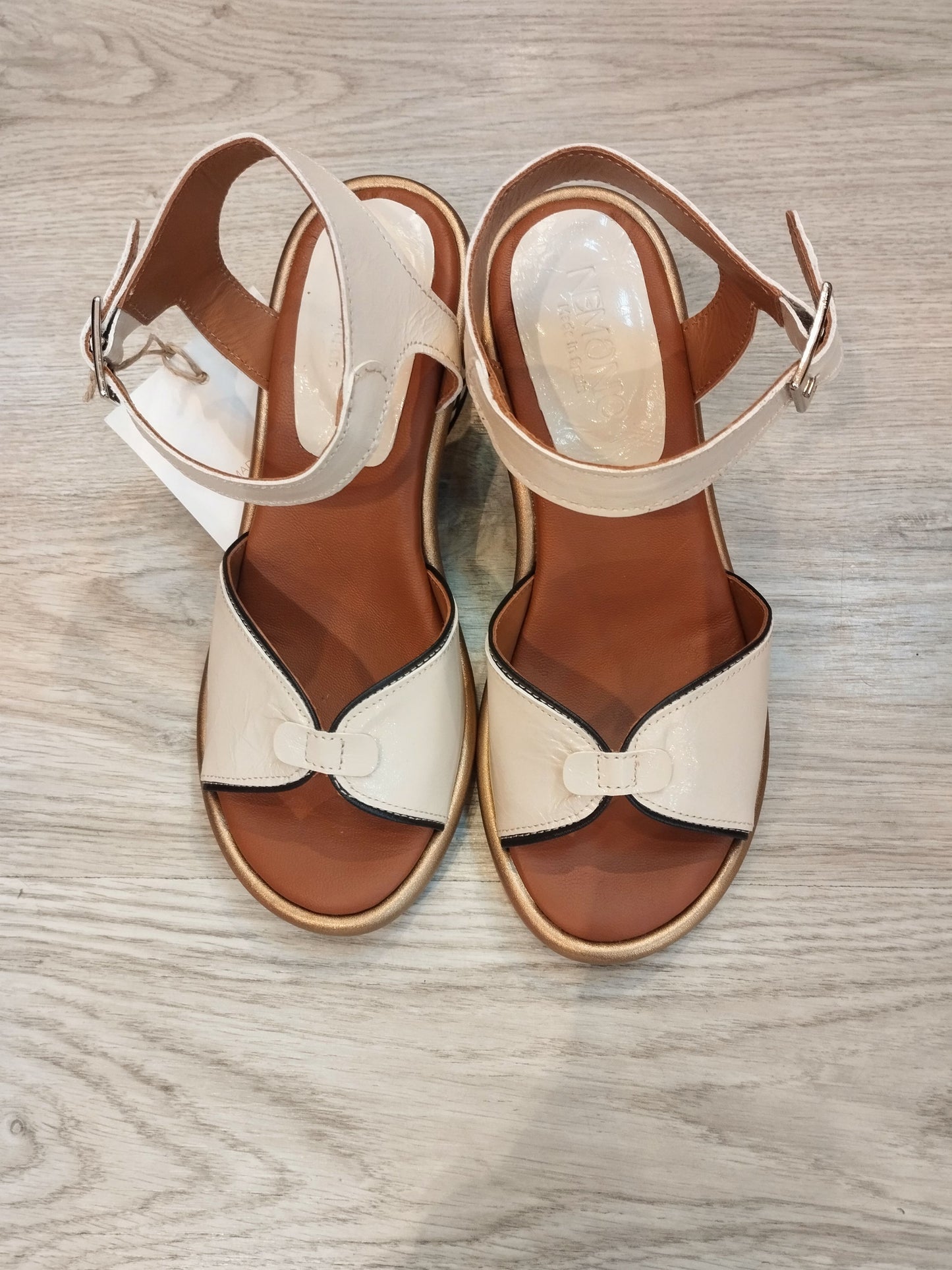 SANDÁLIA DAFNE BEGE