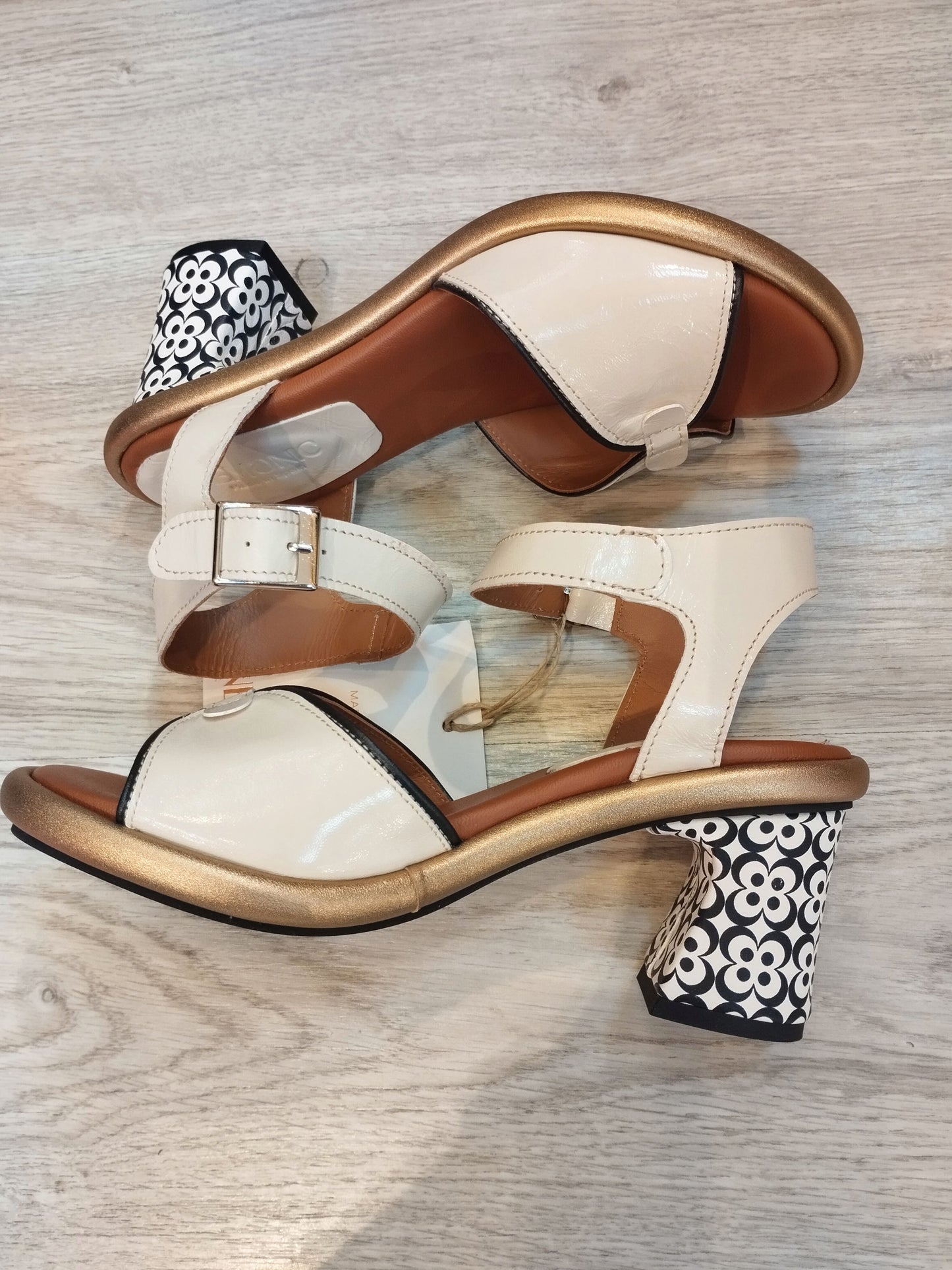 SANDÁLIA DAFNE BEGE