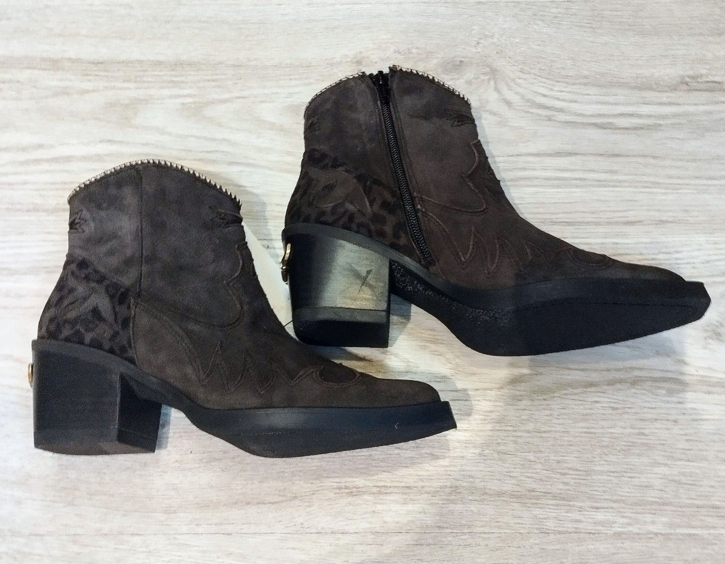 BROWN WESTERN ANKLE BOOTS
