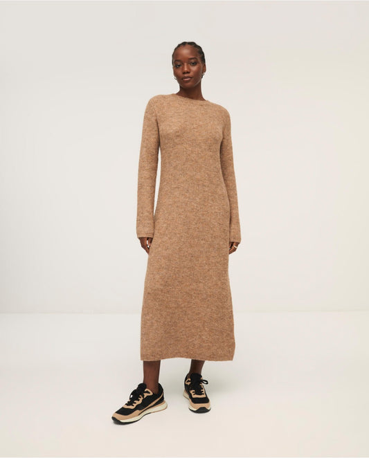 Beiges Yeti-Kleid